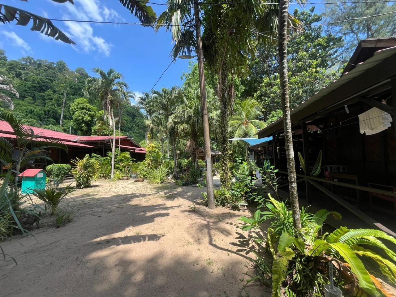 Отель The Station Tioman Kampong Ayer Batang Экстерьер фото