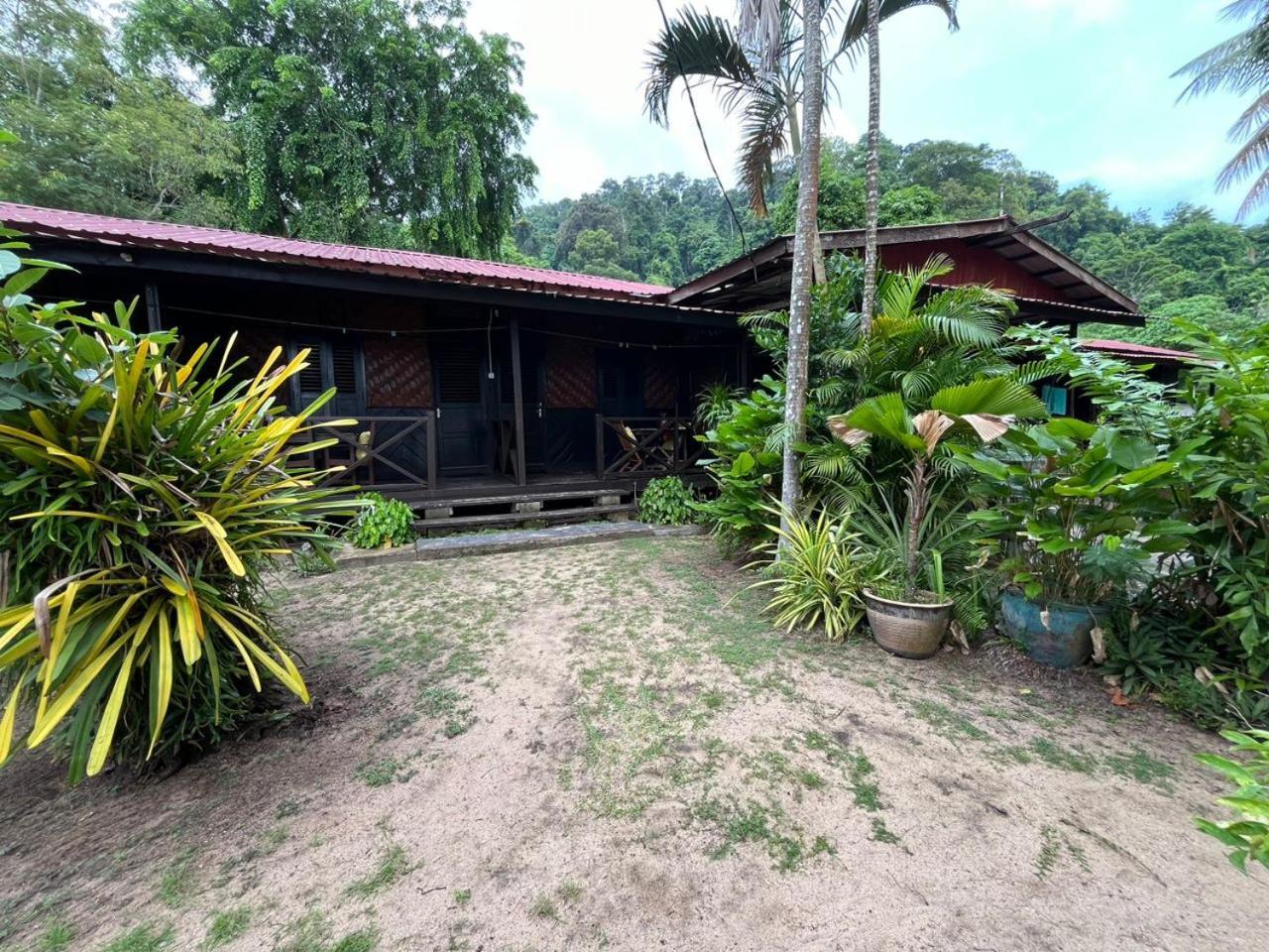 Отель The Station Tioman Kampong Ayer Batang Экстерьер фото