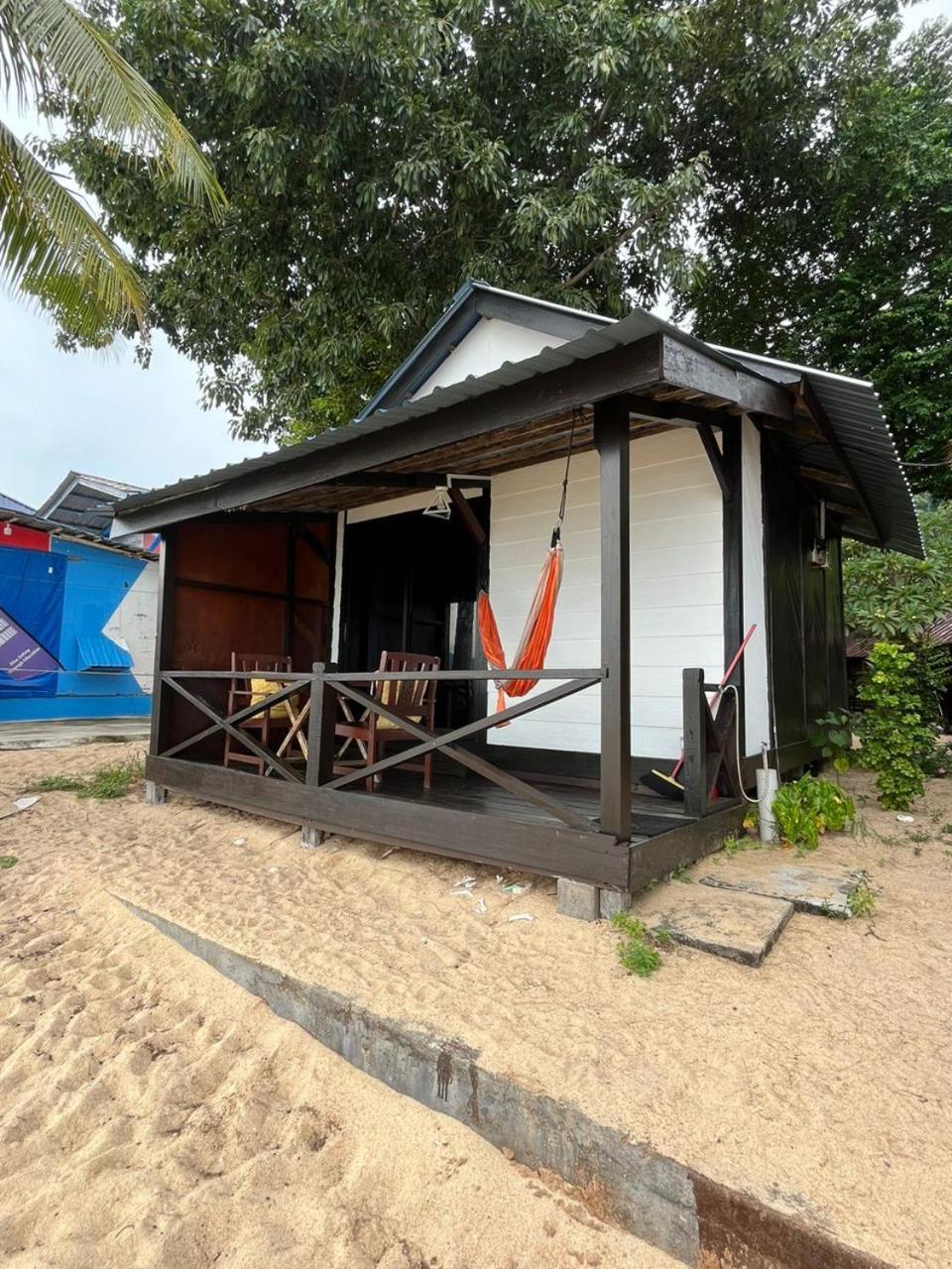 Отель The Station Tioman Kampong Ayer Batang Экстерьер фото