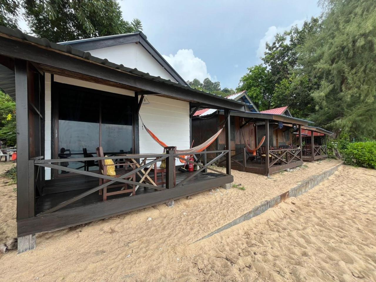 Отель The Station Tioman Kampong Ayer Batang Экстерьер фото