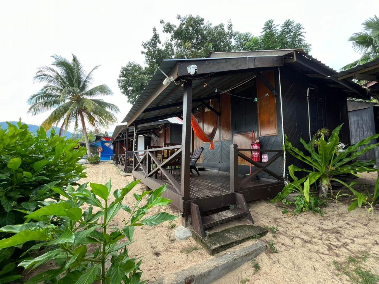 Отель The Station Tioman Kampong Ayer Batang Экстерьер фото