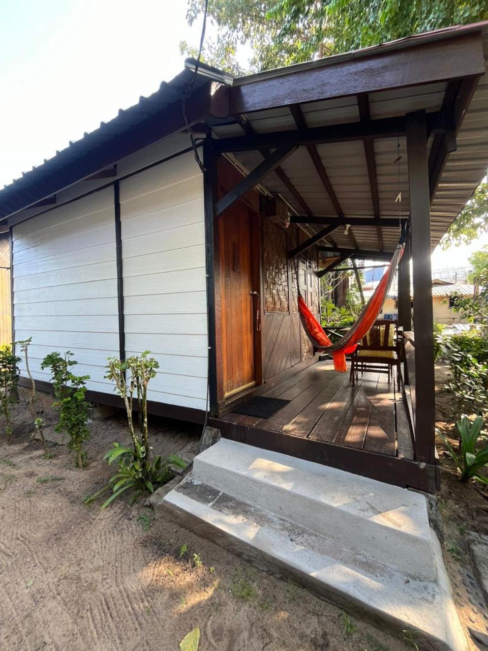 Отель The Station Tioman Kampong Ayer Batang Экстерьер фото